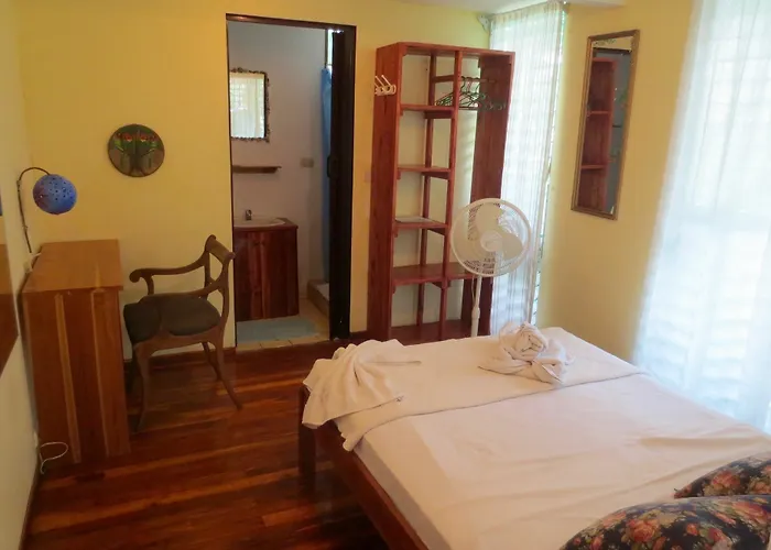 Retreat Bed and breakfast 3*
